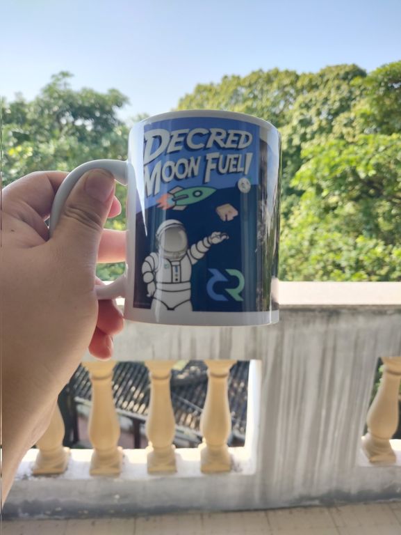 An old Decred Moon Fuel art on @wumudidi's cup